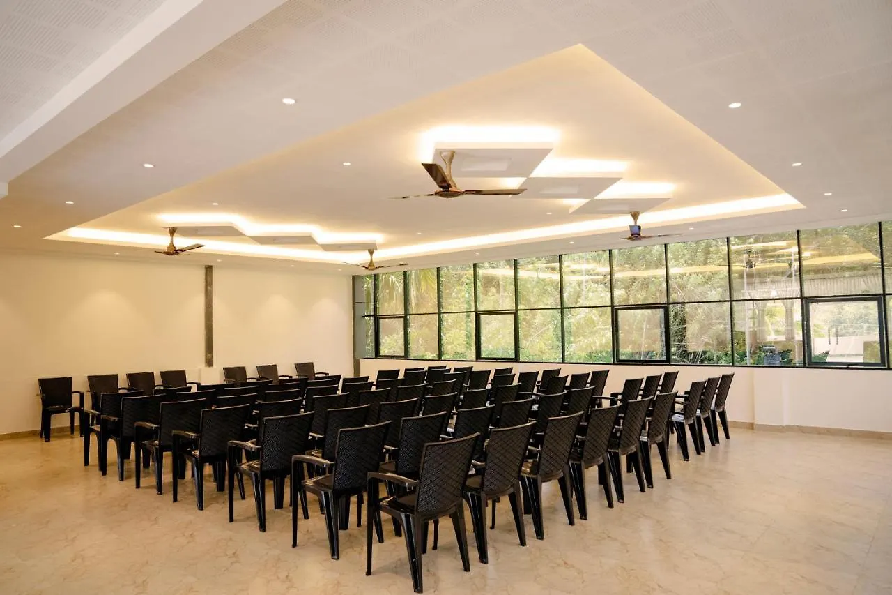 Bluemist Resorts Athirappilly
