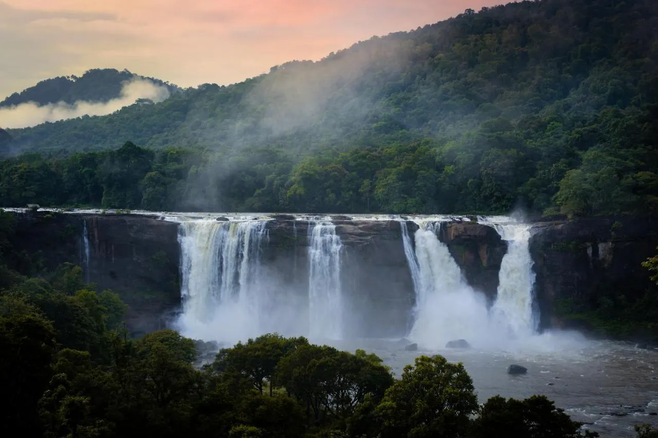 Bluemist Resorts Athirappilly